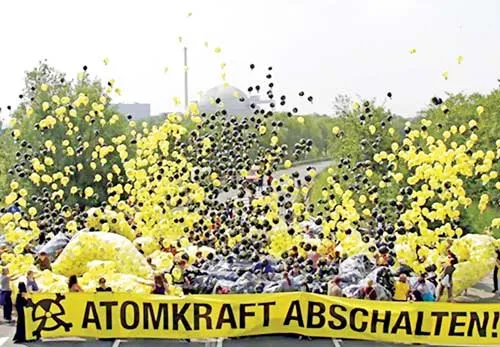 Người dân Đức biểu tình đòi đóng cửa các nhà máy điện hạt nhân.